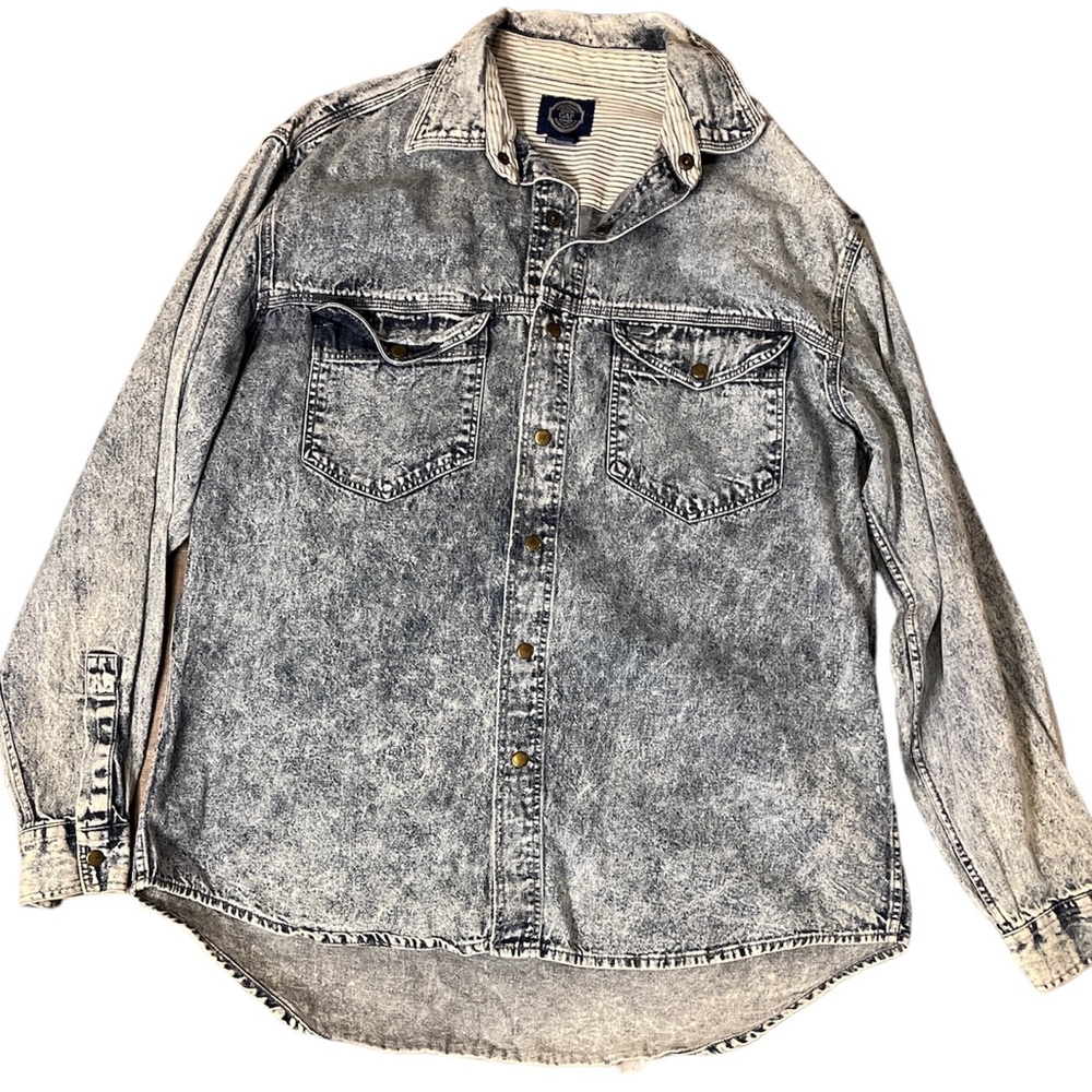 Men’s Gap shirt